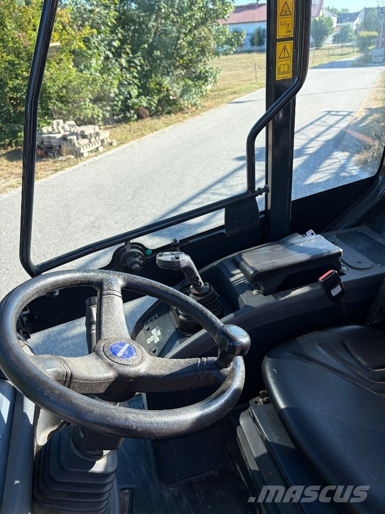 Komatsu WA 70-7 Cargadoras sobre ruedas