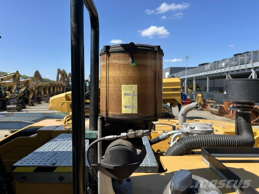 CAT M318-07 Wielgraafmachines