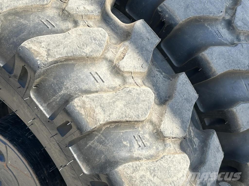 CAT M318-07 Wielgraafmachines