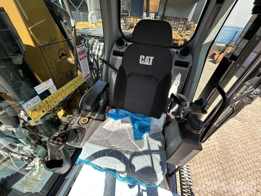 CAT M318-07 Wielgraafmachines