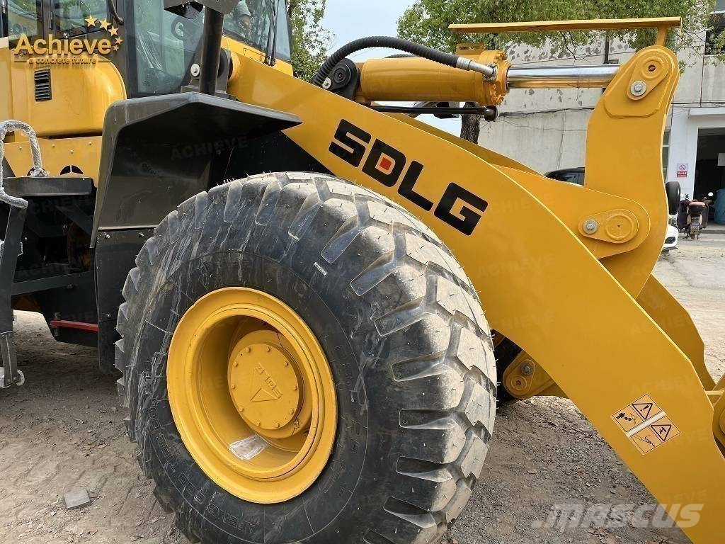 SDLG LG 956F Фронтальные погрузчики