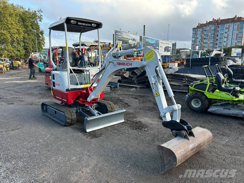 Takeuchi TB 215 R Miniescavatori
