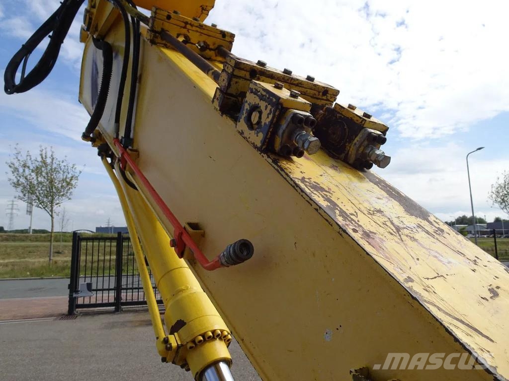 New Holland E195 Crawler excavators