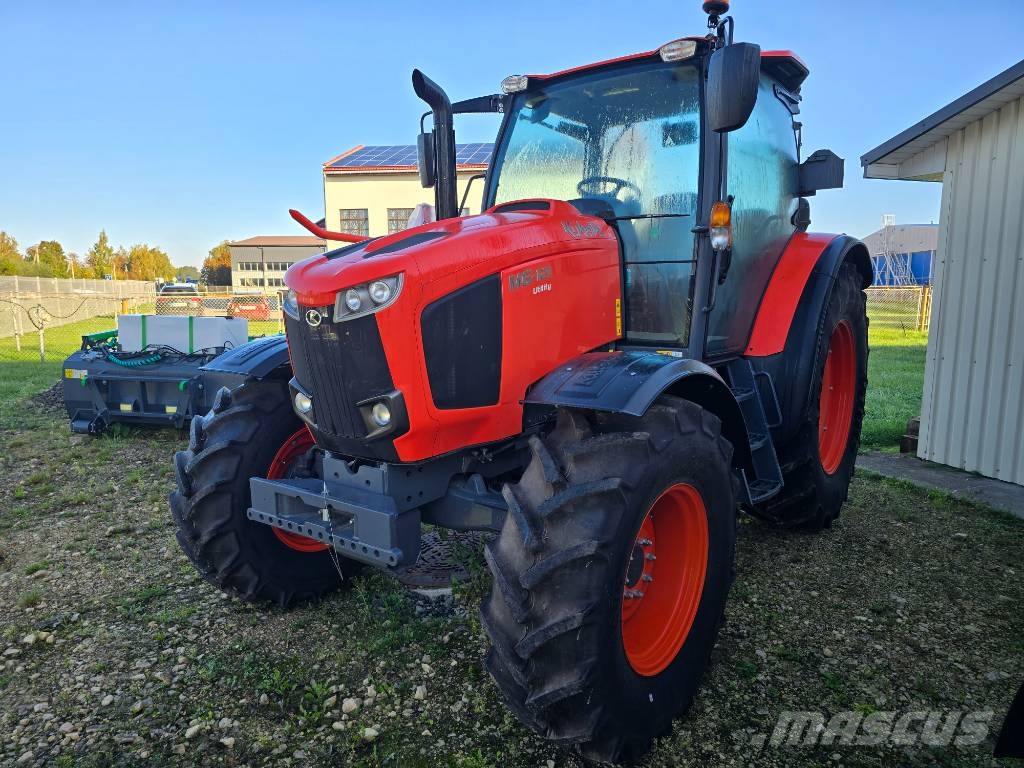Kubota M6-121 U 트랙터