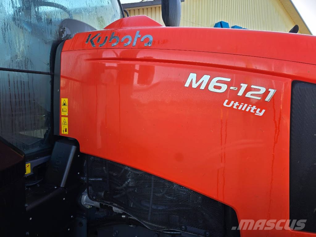 Kubota M6-121 U 트랙터