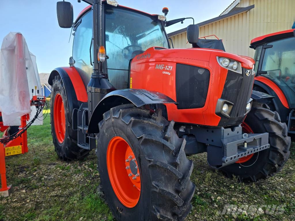 Kubota M6-121 U 트랙터