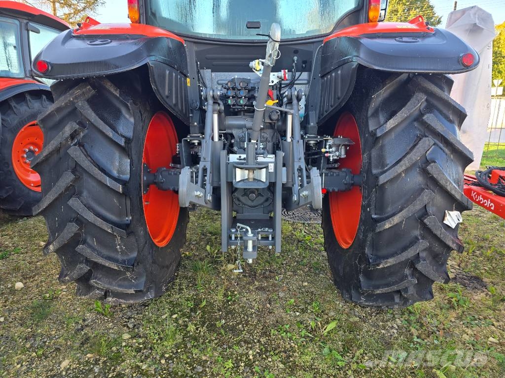 Kubota M6-121 U 트랙터