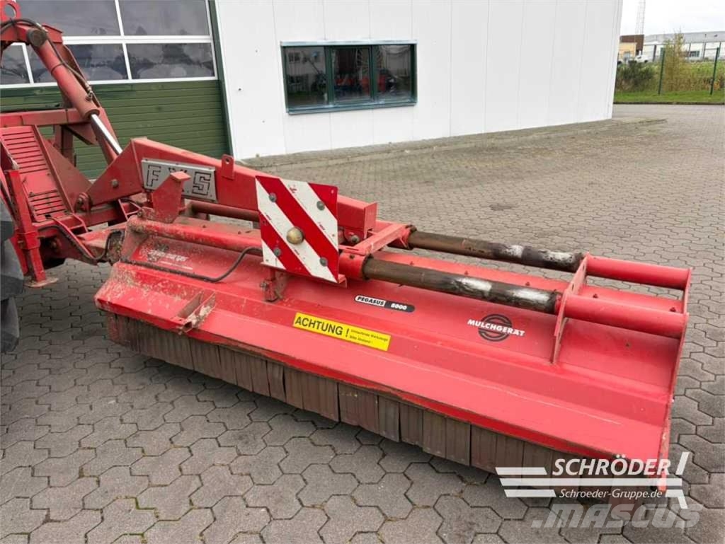 Sauerburger PEGASUS 8000 + WM 3000 HF Mulcher