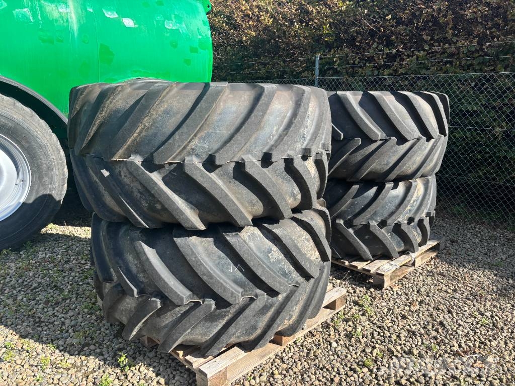 Michelin MEGAXBIB 750/65R26  med fælge 4 stk. 타이어, 휠 및 림