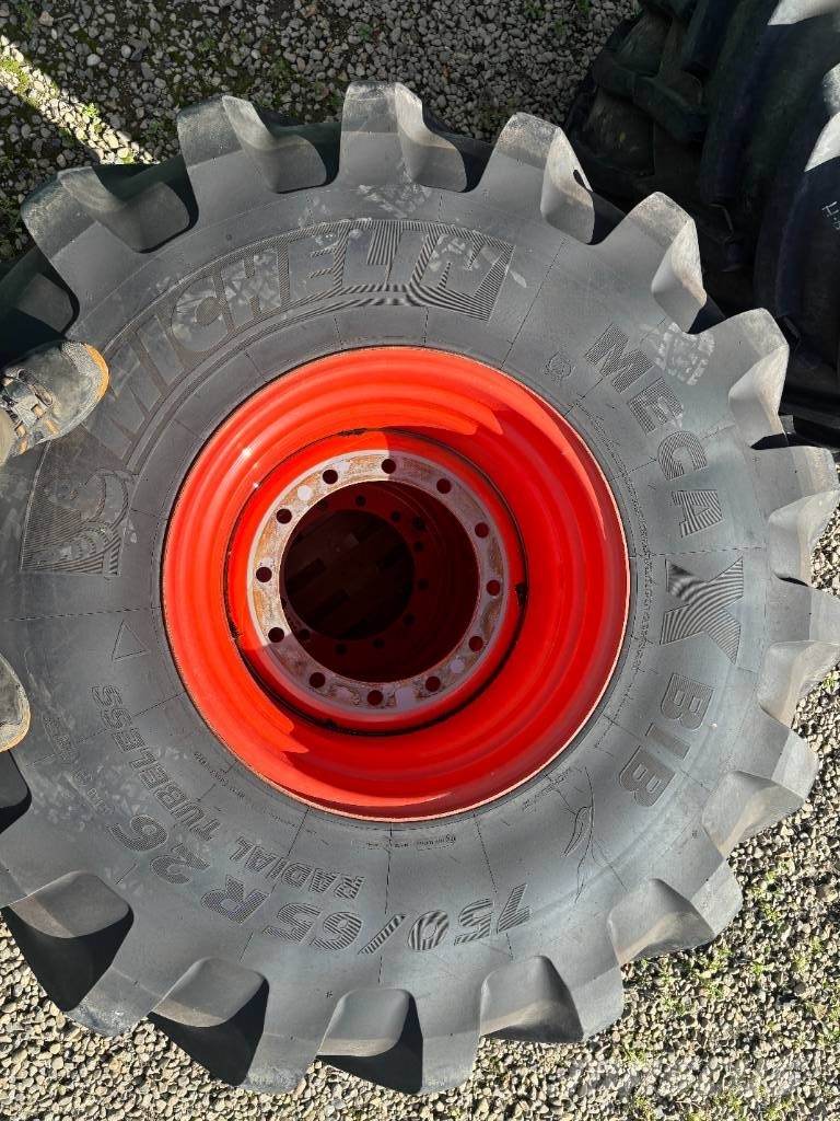 Michelin MEGAXBIB 750/65R26 Michelin MEGAXBIB 750/65R26 med fælge 4 stk. Tyres, wheels and rims