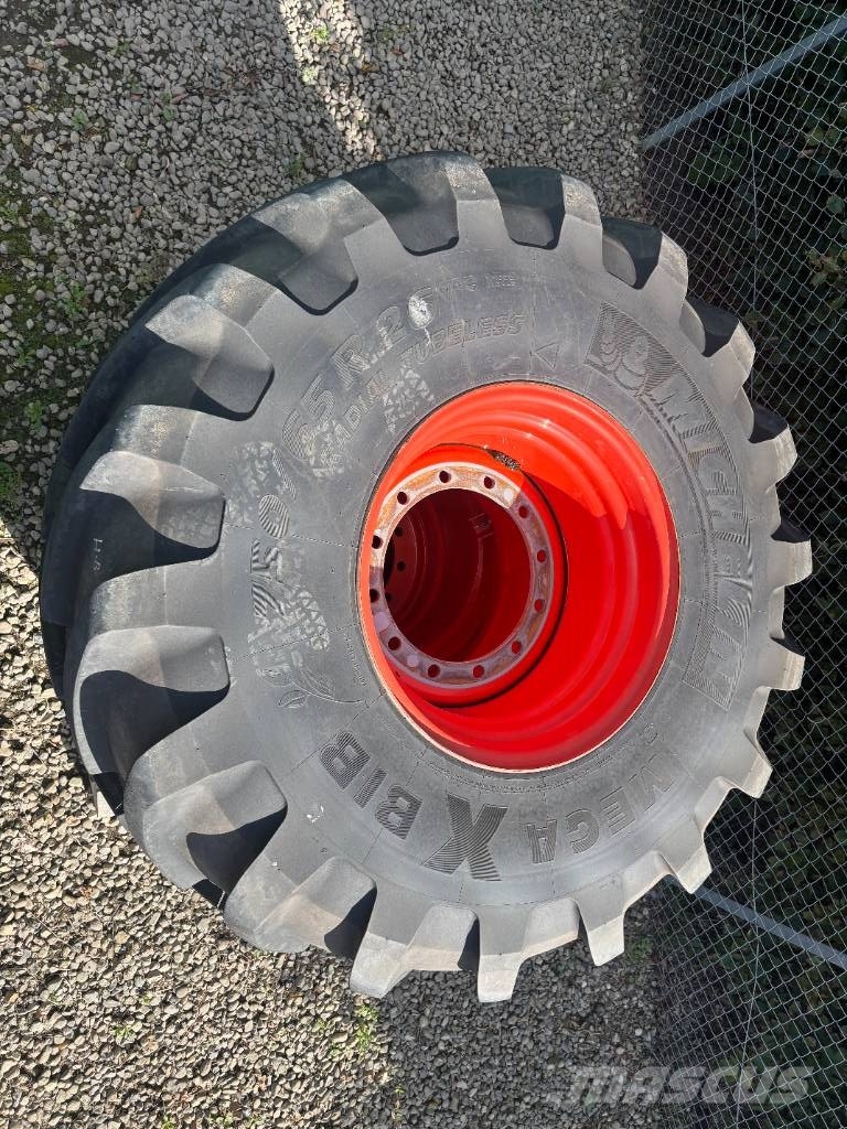 Michelin MEGAXBIB 750/65R26 Michelin MEGAXBIB 750/65R26 med fælge 4 stk. Tyres, wheels and rims