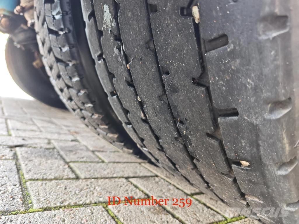 Kalmar TRL 618 i 4x4 20 Pieces! Terminalivedukid