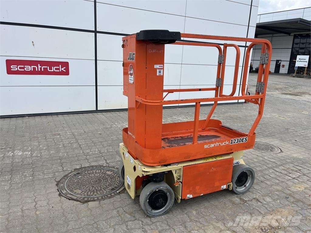 JLG 1230ES 垂直昇降型リフト