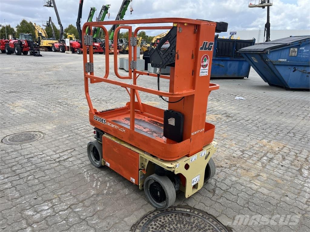 JLG 1230ES 垂直昇降型リフト
