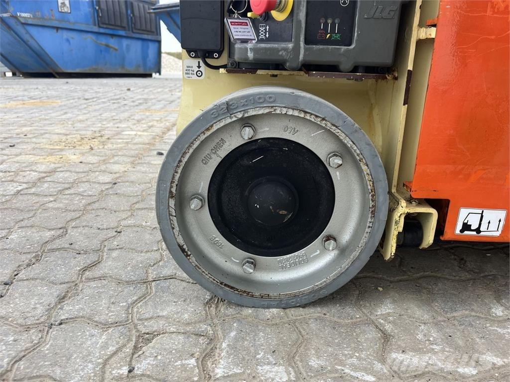 JLG 1230ES 垂直昇降型リフト