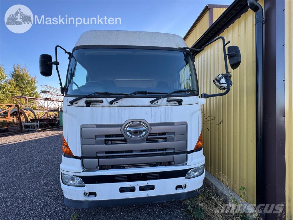 Hino 700 Kamioni-šasije