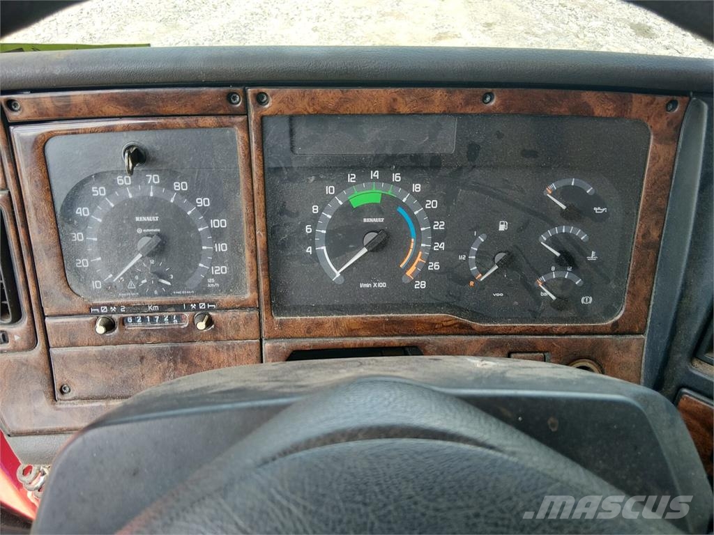Sisu E11 Camion per il trasporto di macchine forestali