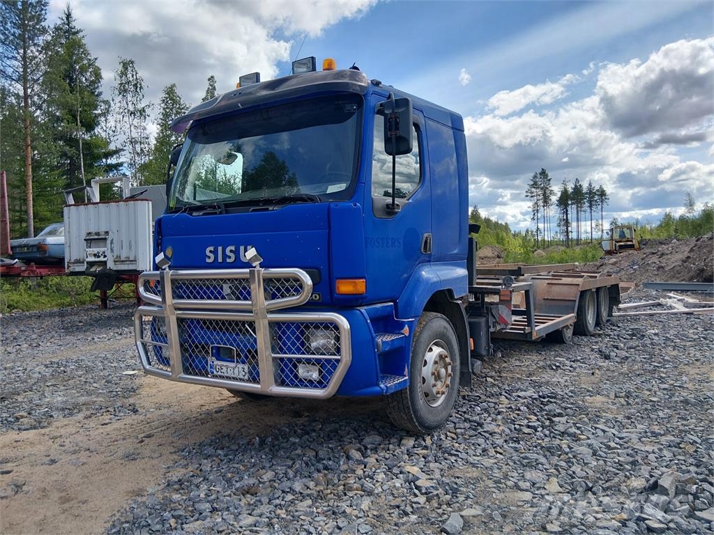 Sisu E11 Camion per il trasporto di macchine forestali