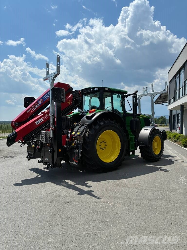 John Deere / HMF 6195M mit HMF 1920-K5 Övriga lyftmaskiner