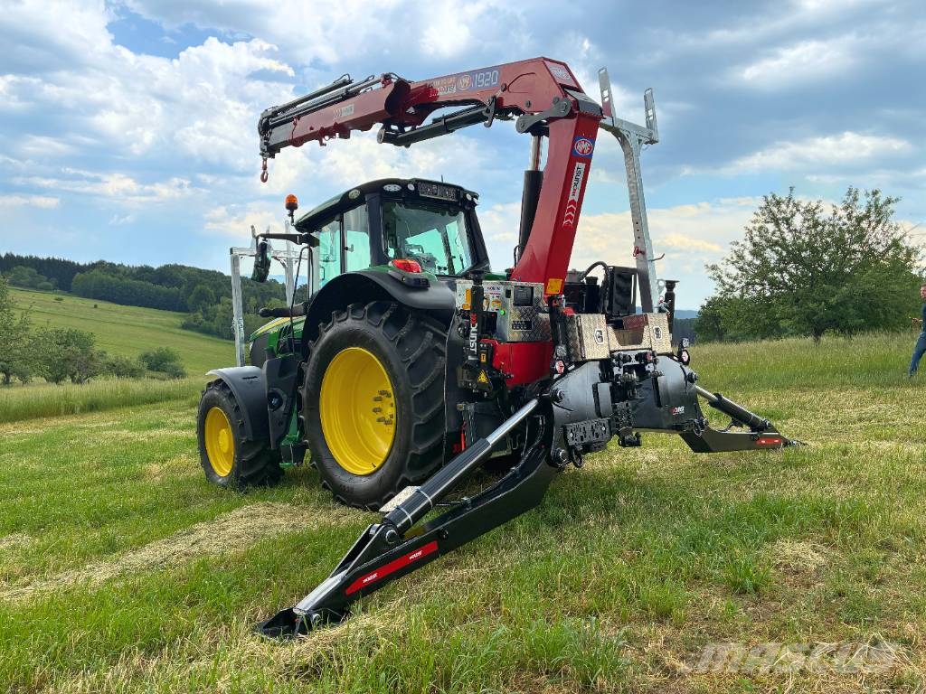 John Deere / HMF 6195M mit HMF 1920-K5 Övriga lyftmaskiner
