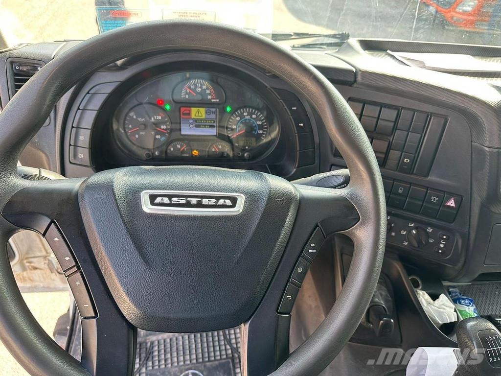 Astra HD 500 カーテンサイダートラック