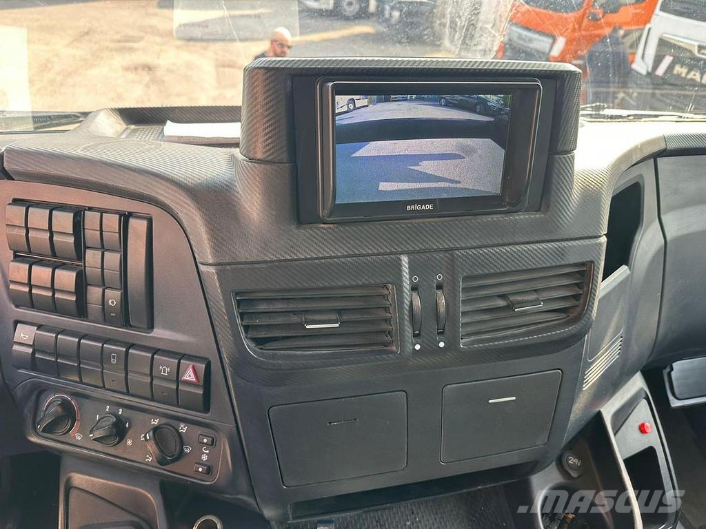 Astra HD 500 カーテンサイダートラック