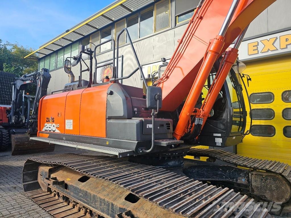 Hitachi ZX250LC-6 Gravemaskiner på larvebånd
