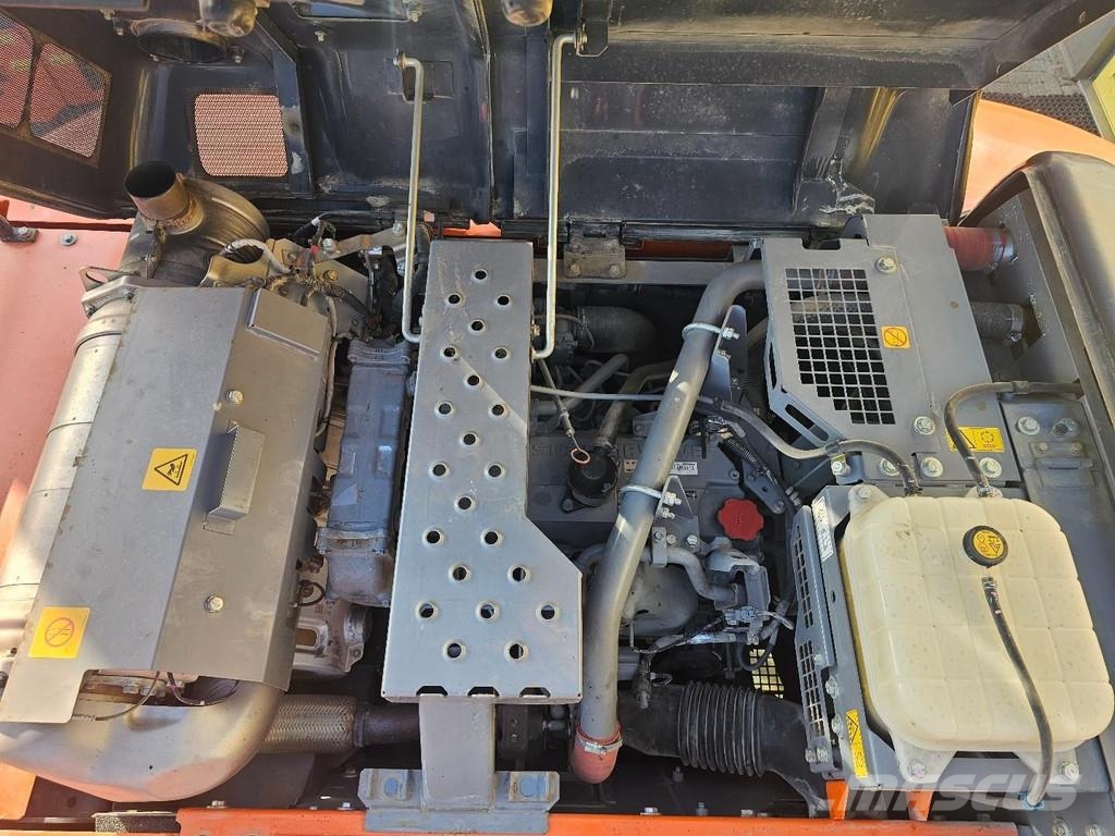 Hitachi ZX250LC-6 Gravemaskiner på larvebånd