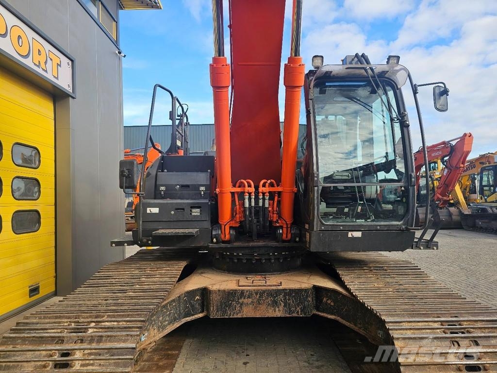 Hitachi ZX250LC-6 Gravemaskiner på larvebånd