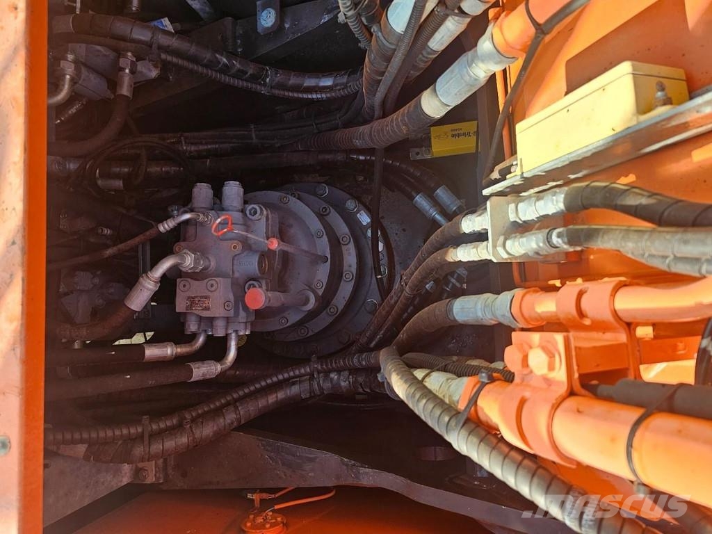 Hitachi ZX250LC-6 Gravemaskiner på larvebånd