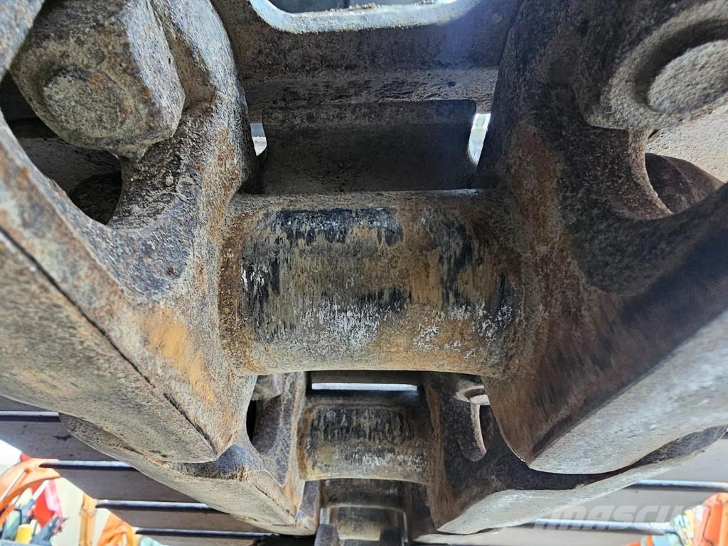 Hitachi ZX250LC-6 Gravemaskiner på larvebånd