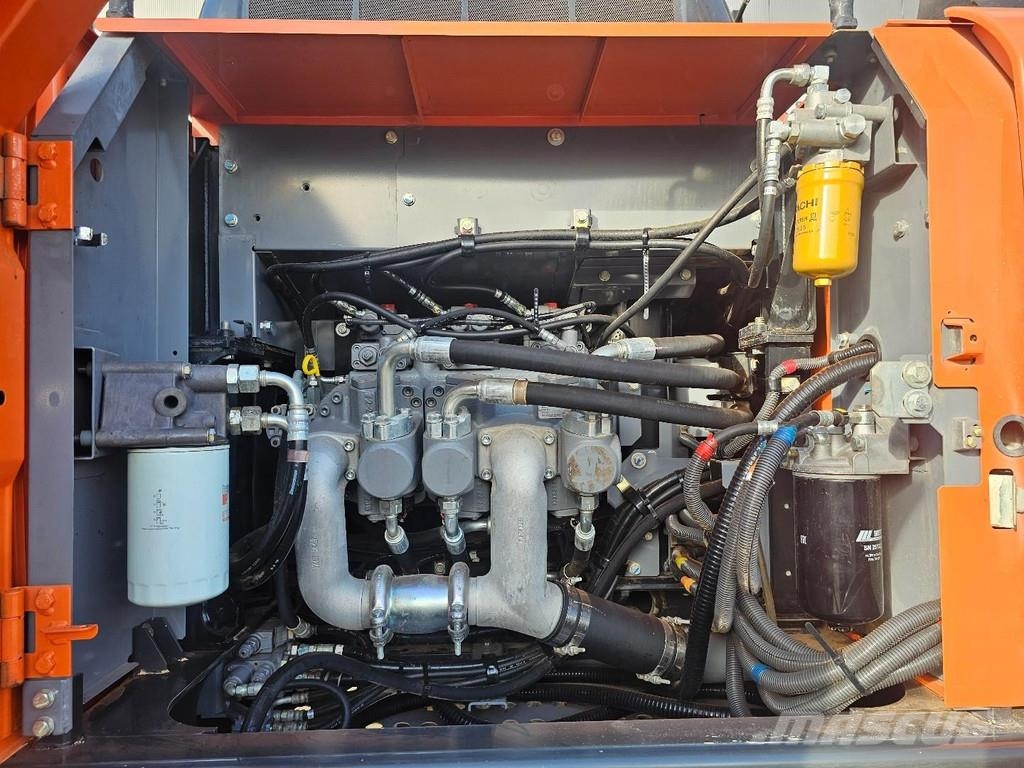 Hitachi ZX250LC-6 Gravemaskiner på larvebånd