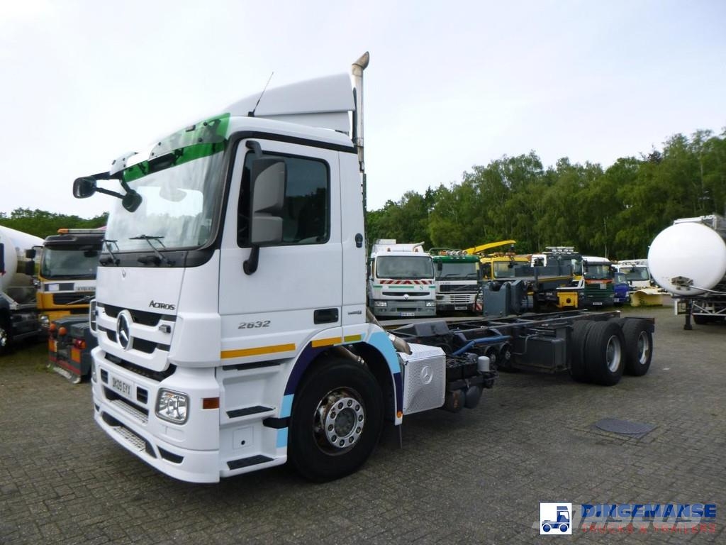 Mercedes-Benz Actros 2632 6x4 chassis Camiones con chasís y cabina