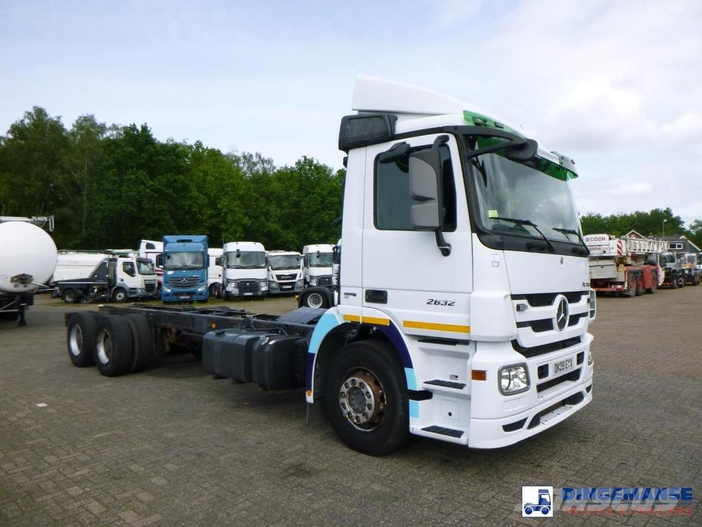 Mercedes-Benz Actros 2632 6x4 chassis Camiones con chasís y cabina