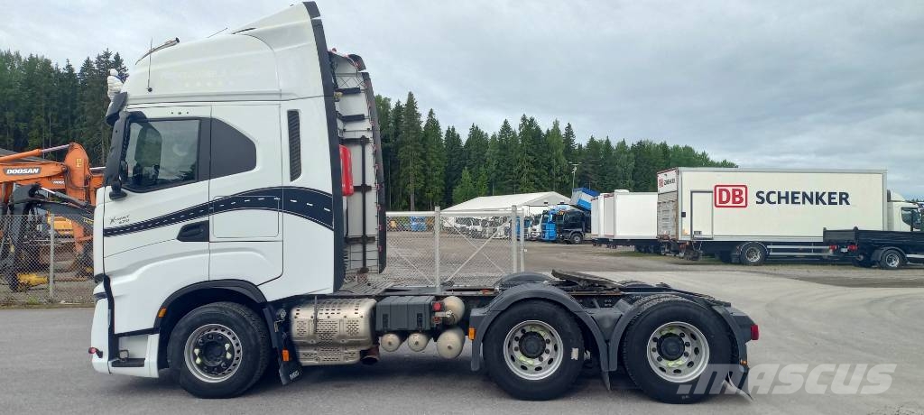 Iveco AS440 XTZ 6x4 Naudoti vilkikai