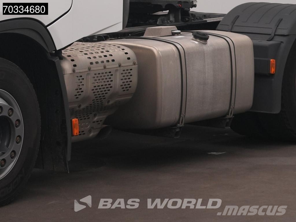 Iveco S-Way 490 4X2 2xTanks ACC Tractor Units