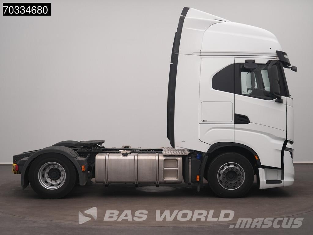 Iveco S-Way 490 4X2 2xTanks ACC Tractor Units