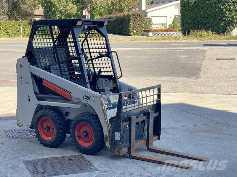 Bobcat S 70 لوادر انزلاقية التوجيه