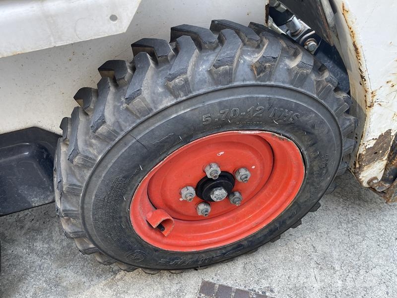 Bobcat S 70 لوادر انزلاقية التوجيه