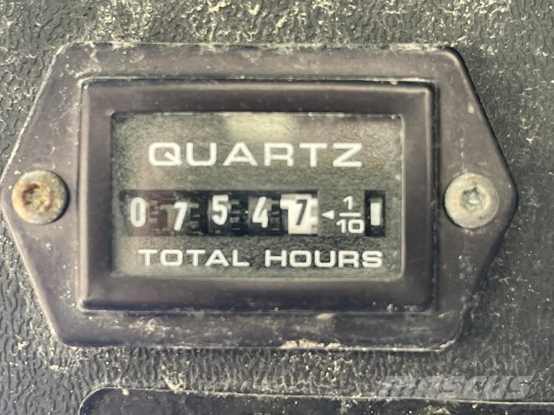 Bobcat S 70 لوادر انزلاقية التوجيه