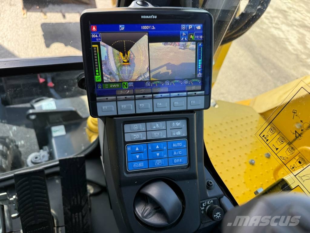 Komatsu PW 138 MR-11 Lastik tekerli ekskavatörler