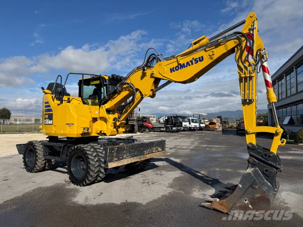 Komatsu PW 138 MR-11 Lastik tekerli ekskavatörler