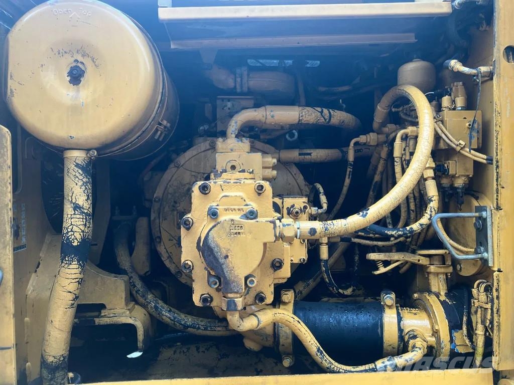 Liebherr 924 Crawler excavators