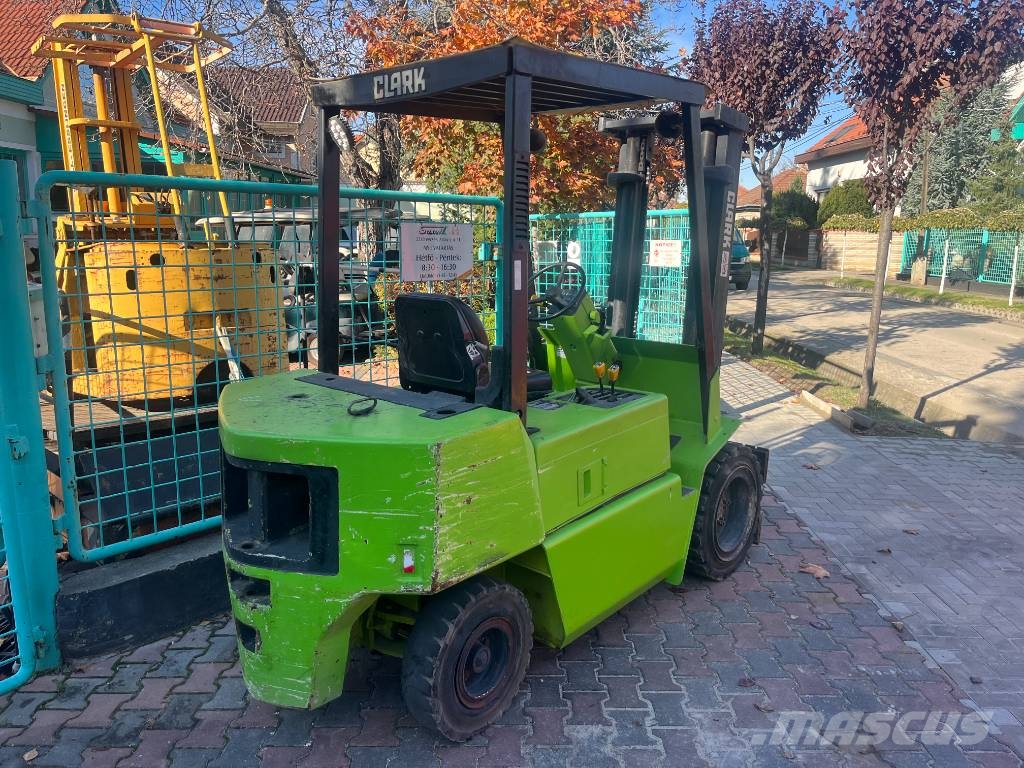 Clark DPM30L V-4042 EO Dizelski viličari