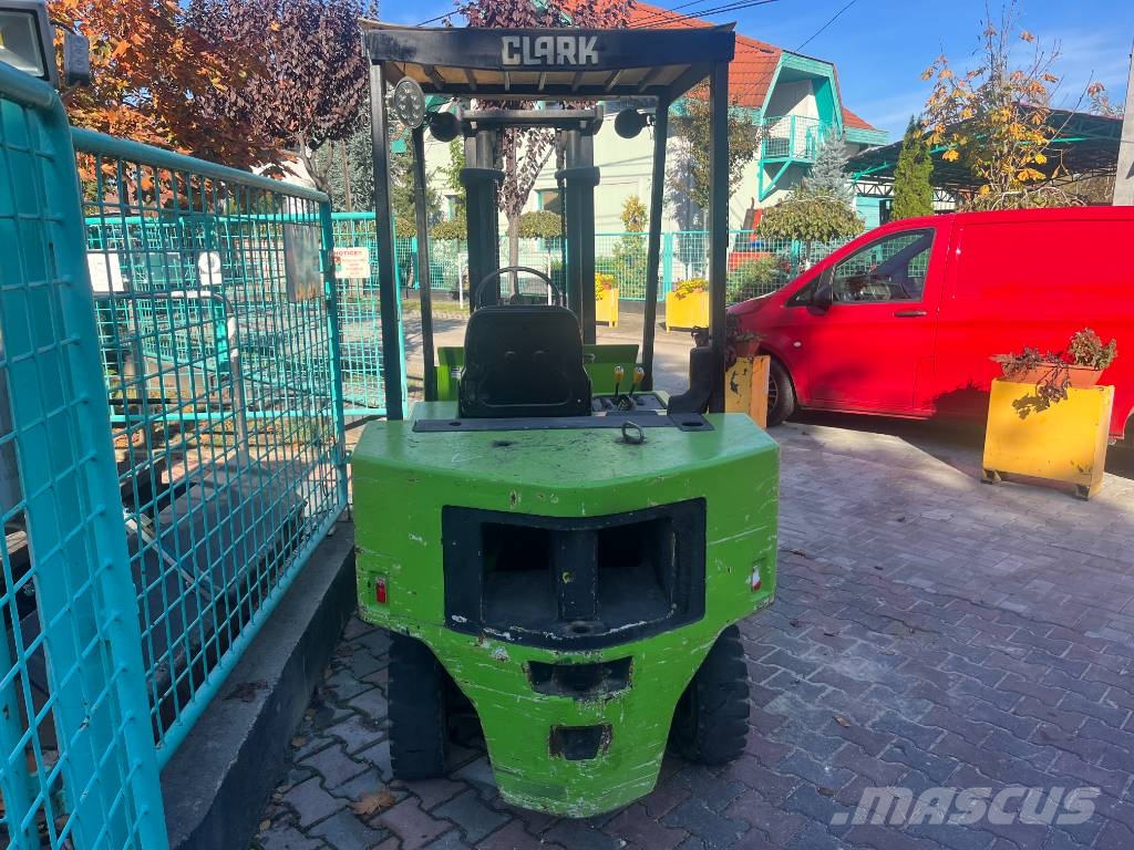 Clark DPM30L V-4042 EO Dizelski viličari