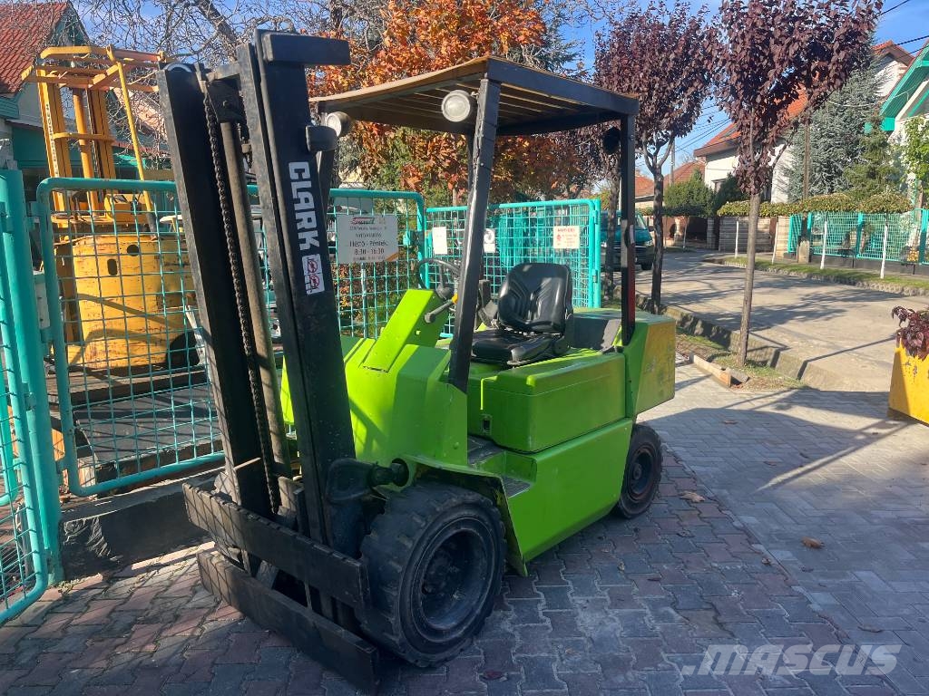 Clark DPM30L V-4042 IO Diesel forklifts