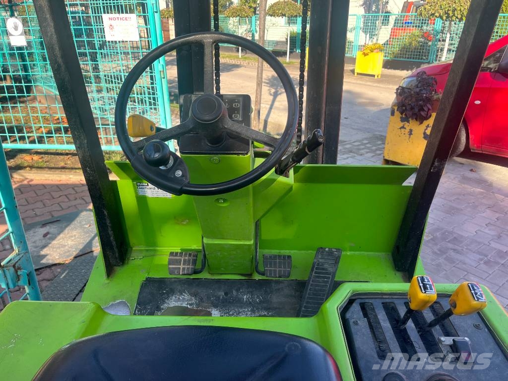 Clark DPM30L V-4042 IO Diesel forklifts