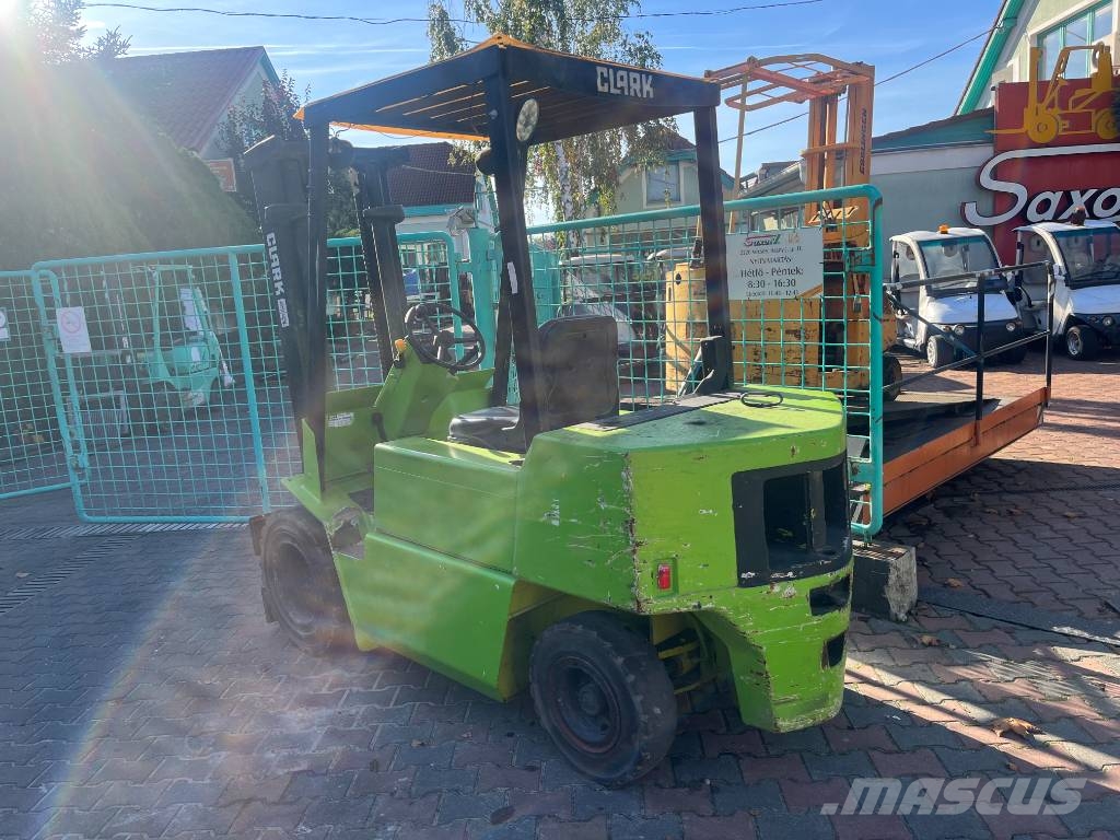 Clark DPM30L V-4042 IO Diesel forklifts