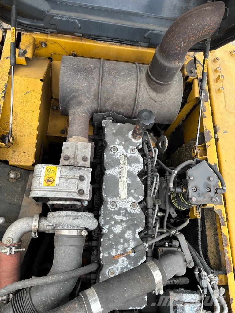 Komatsu PC 210 LC-8 Bagri goseničarji
