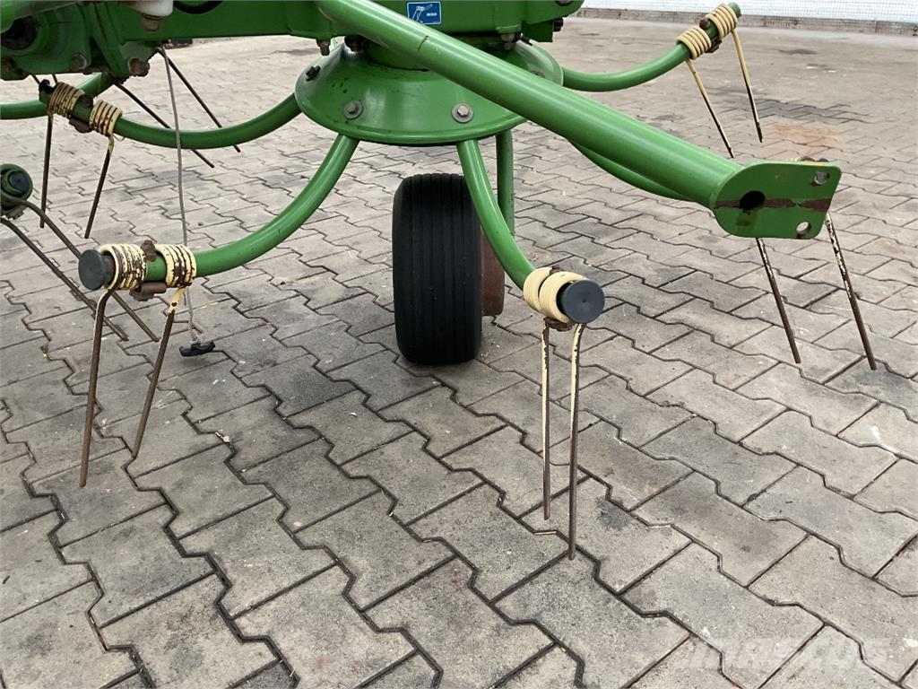 Krone KW 5.52 Okretači i sakupljači sena